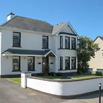Surfnstay Strandhill Lodge, House & Surf