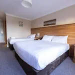 Riverside Hotel