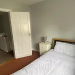 3 Bed-Sleeps 5-Garden-Parking-Pets