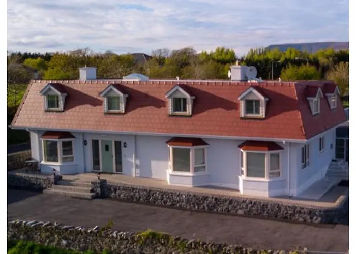 The Red Cottage & Stables