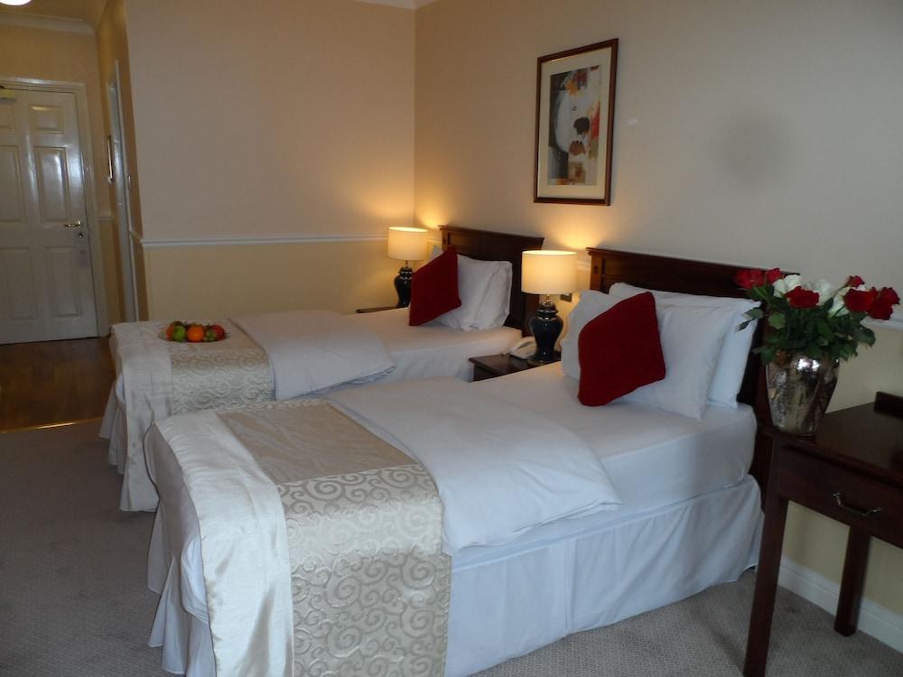 Hotel The Address