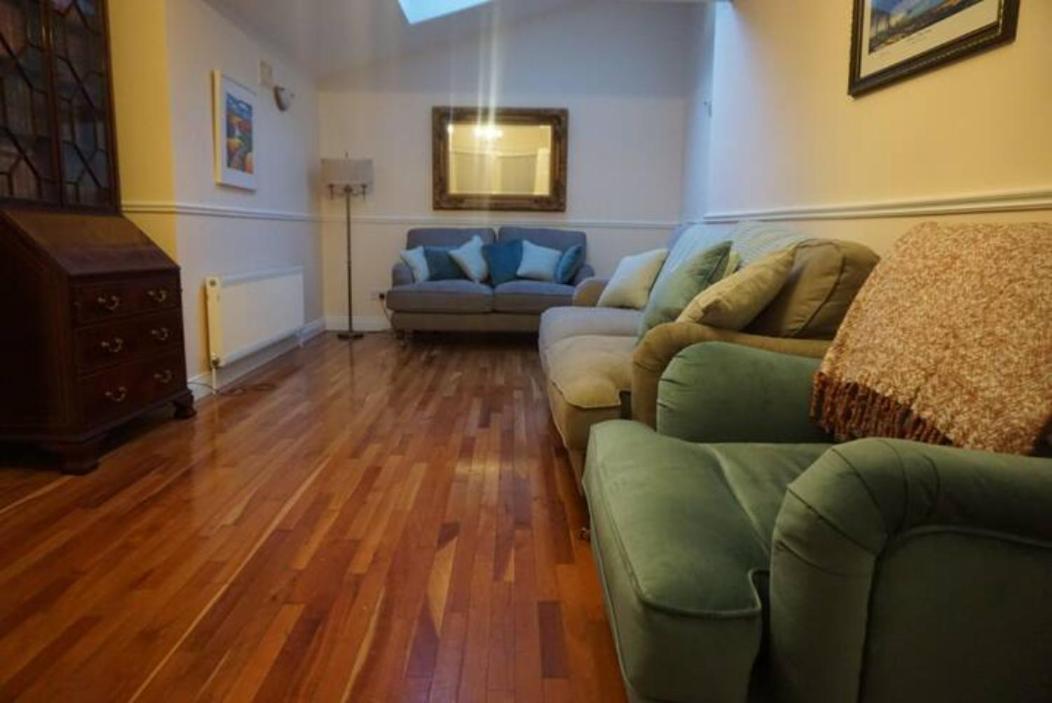 Interconecting Lough Gill - 1 Double 2 Single Beds *
