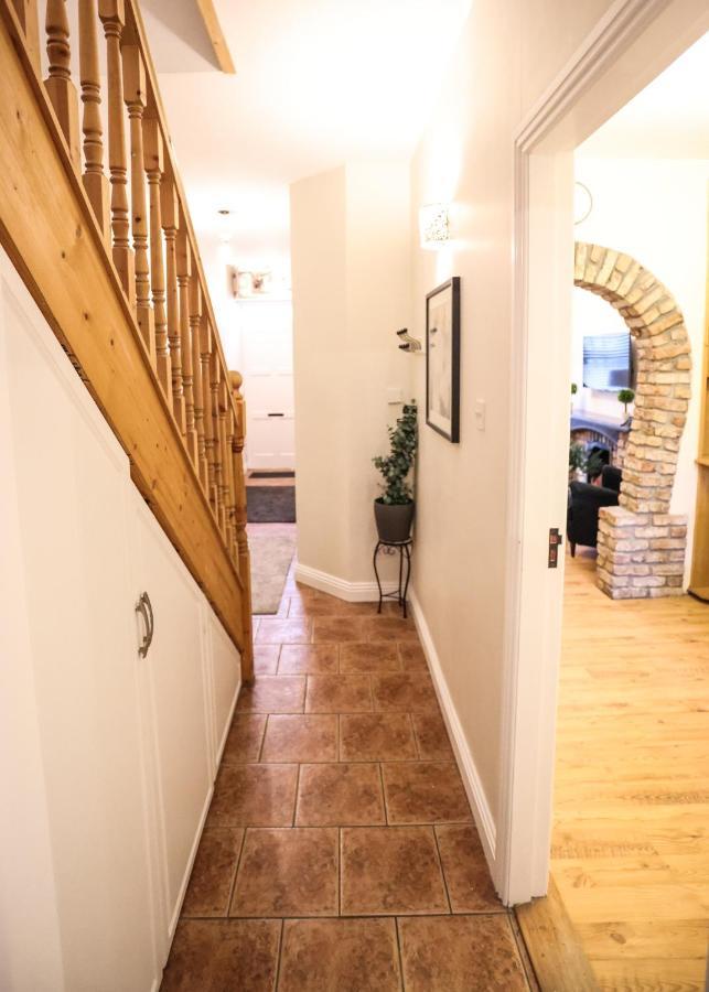 Bright 3bed Sleeps 9 With Secret Garden 5min Walk To Town Villa Sligo