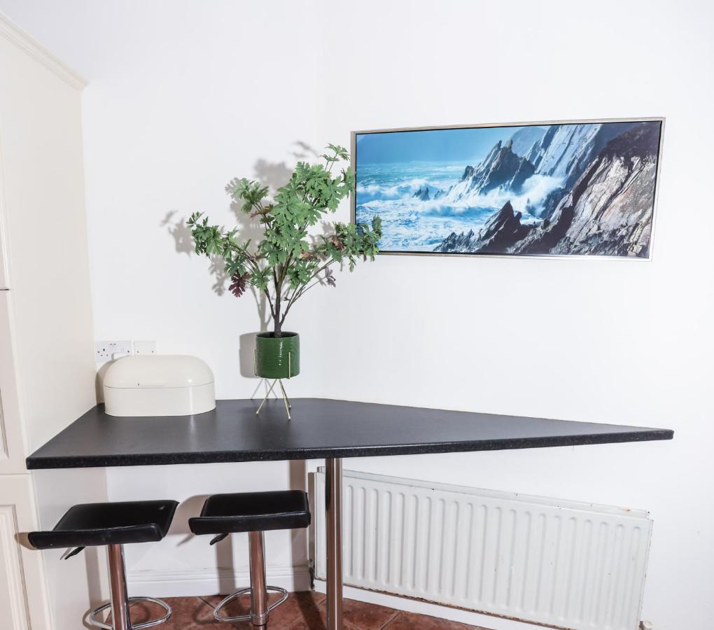 Bright 3bed Sleeps 9 With Secret Garden 5min Walk To Town Sligo