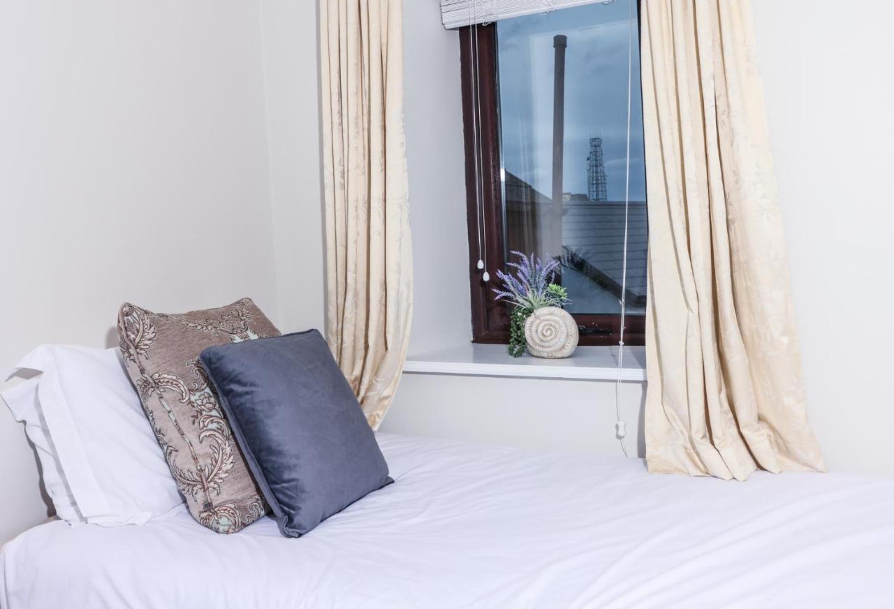 Bright 3bed Sleeps 9 With Secret Garden 5min Walk To Town * Sligo