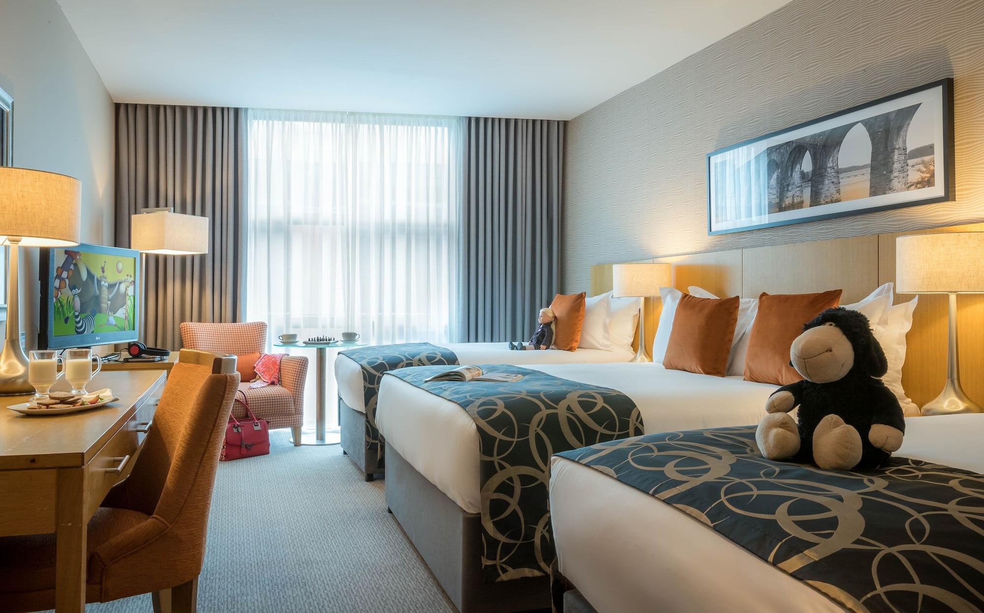 Clayton & Leisure Club 4*