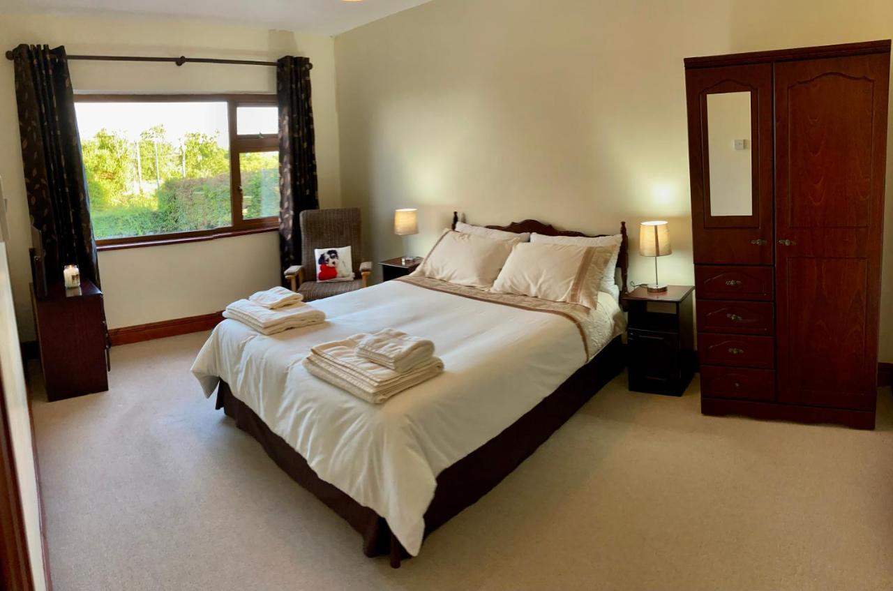 Lily's - 3 Bedroom Country With Large Garden *
