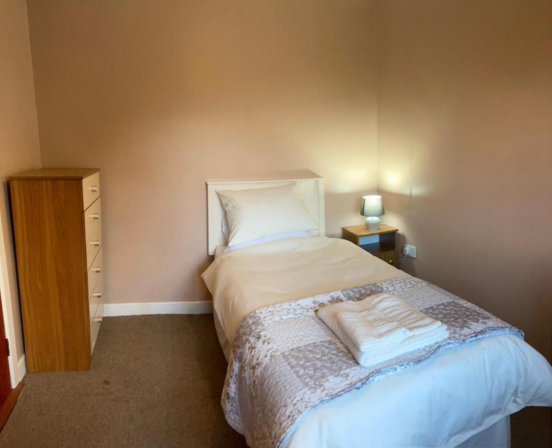 Lily's - 3 Bedroom Country With Large Garden Holiday home *