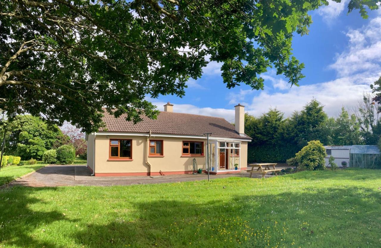Holiday home Lily's - 3 Bedroom Country With Large Garden Sligo