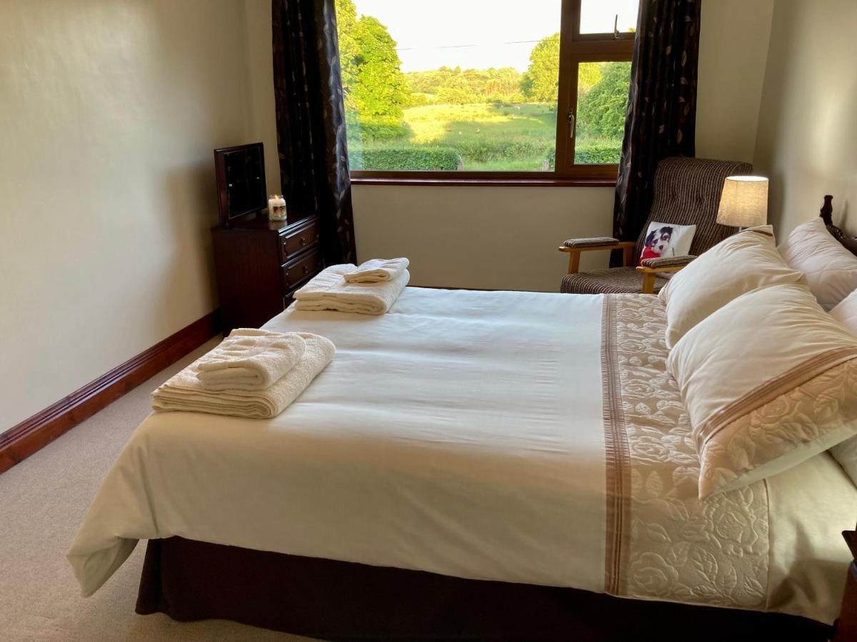 Holiday home Lily's - 3 Bedroom Country With Large Garden *