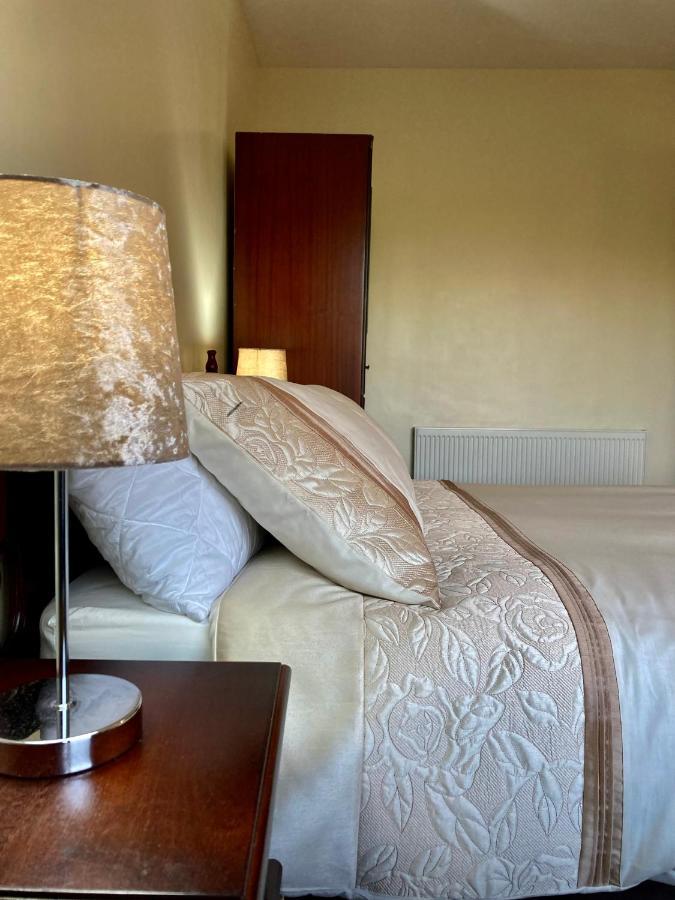 Lily's - 3 Bedroom Country With Large Garden Holiday home Sligo