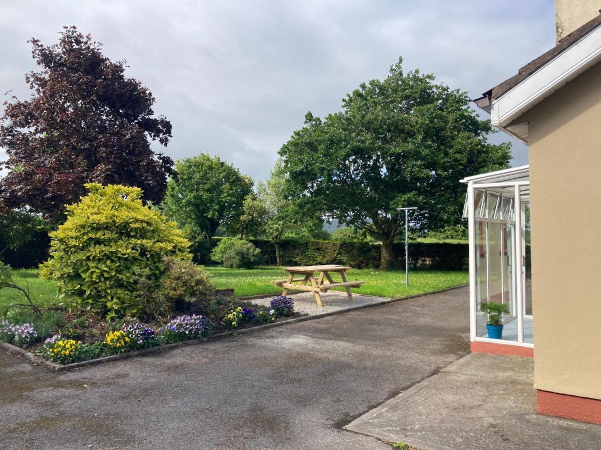 Holiday home Lily's - 3 Bedroom Country With Large Garden Sligo