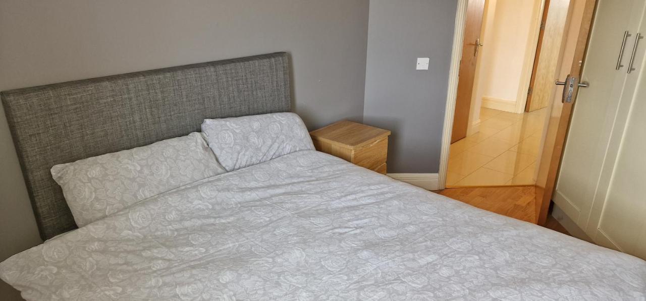 Two Bedroom Self Catering Apt. The Hawthorn's. *