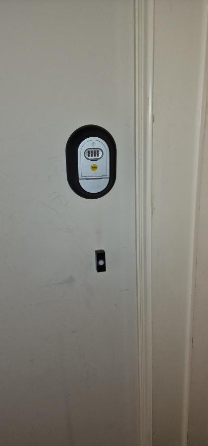 Two Bedroom Self Catering Apt. The Hawthorn's. *