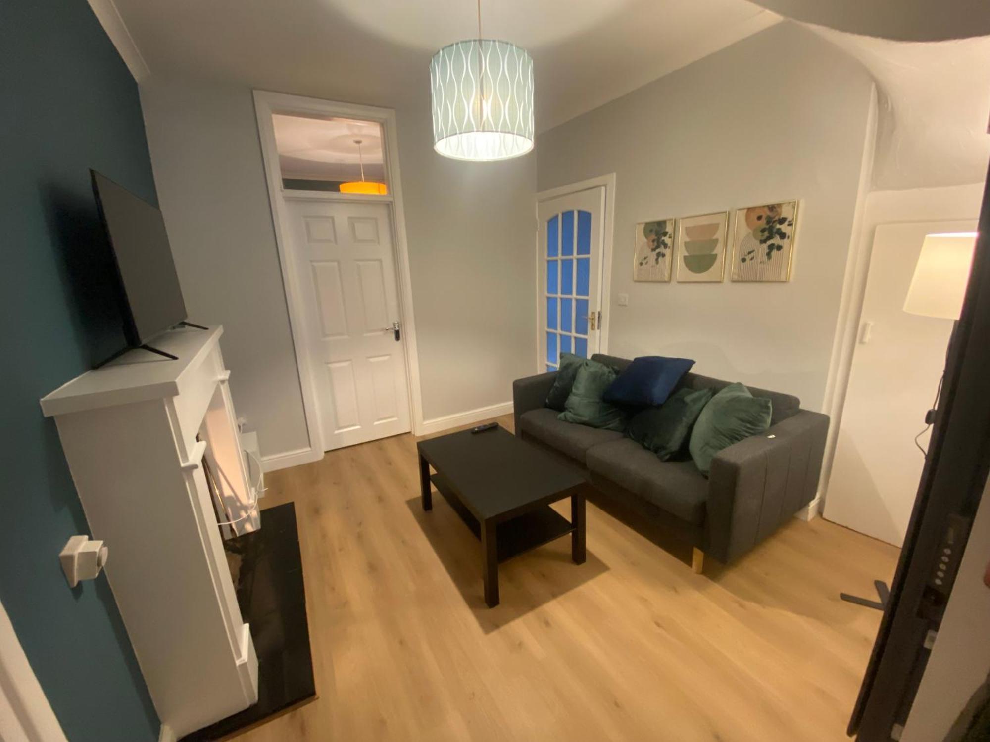 Newly Furnished 5 Bedroom Gem In Holiday home