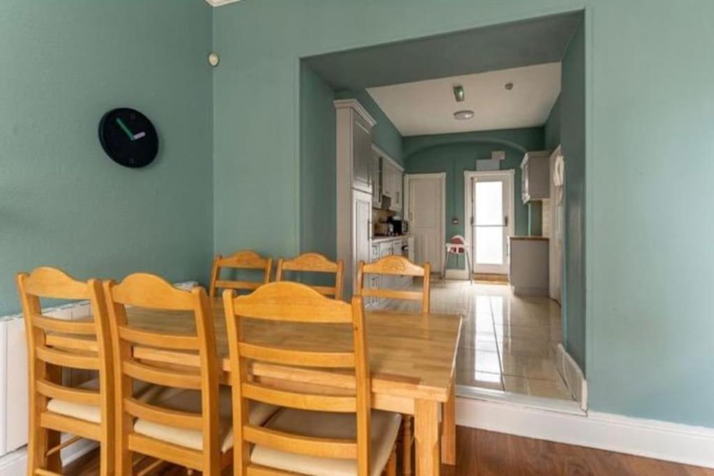 Сasa de vacaciones 4bed Townhouse In Heart Of Sligo