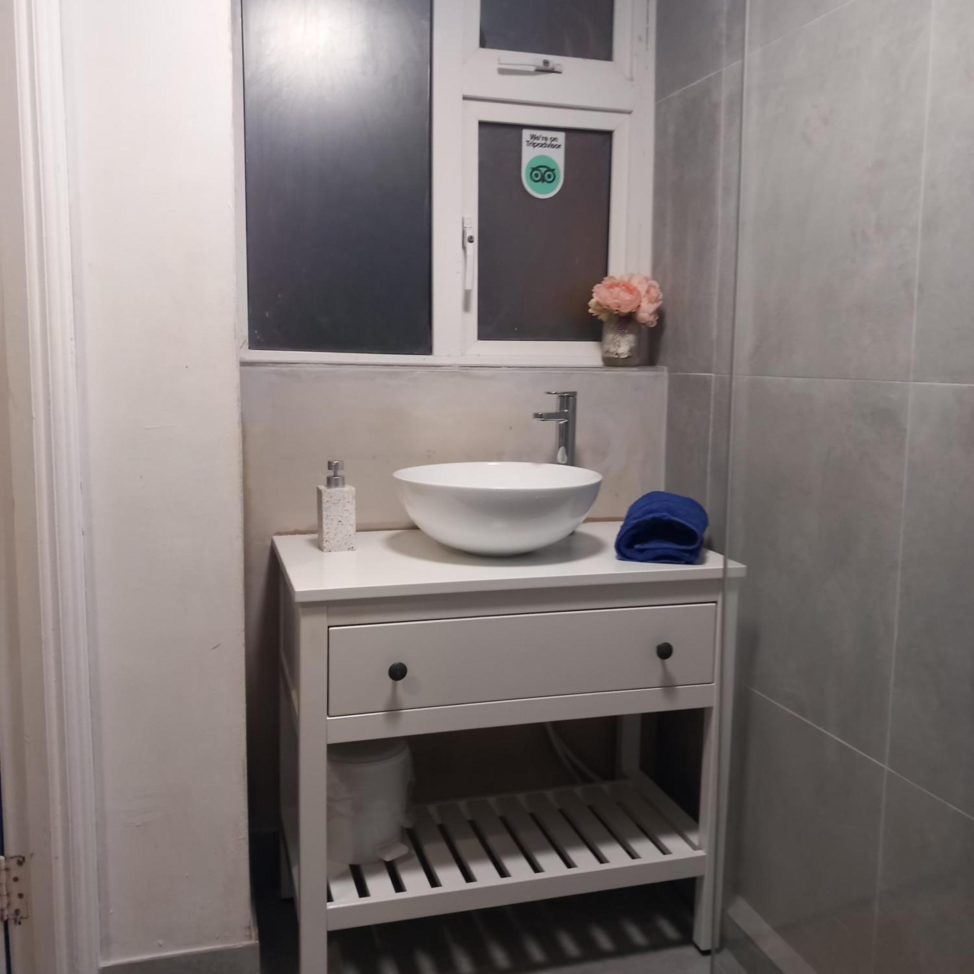 Easkey Hostal *
