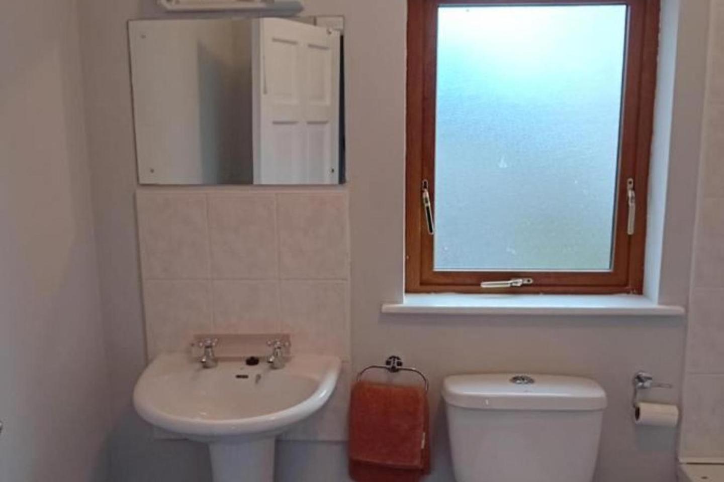 3 Bed-sleeps 5-garden-parking-pets Holiday home