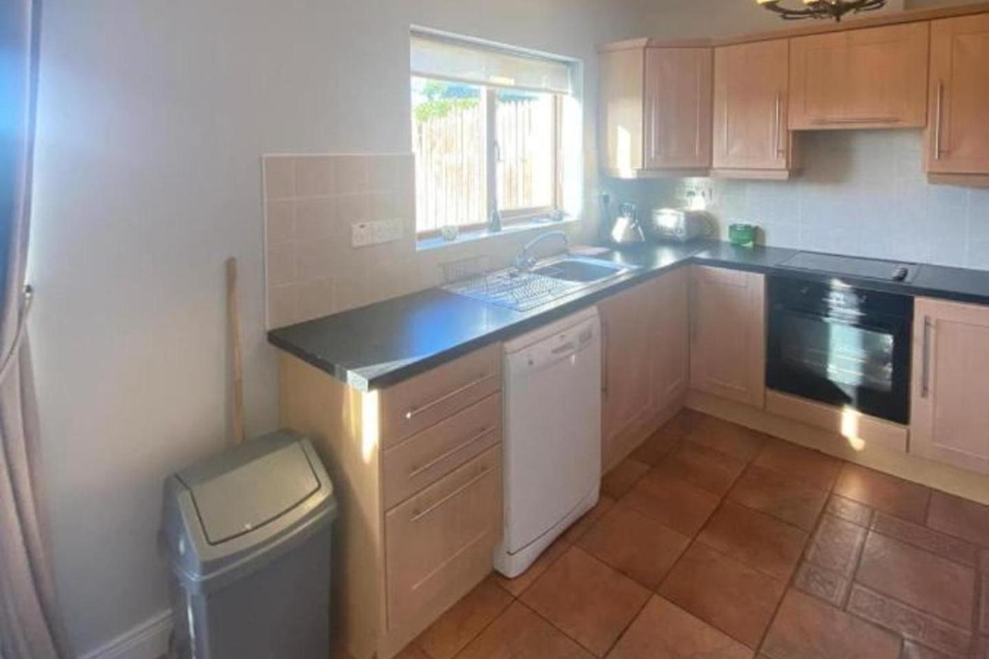 3 Bed-sleeps 5-garden-parking-pets *