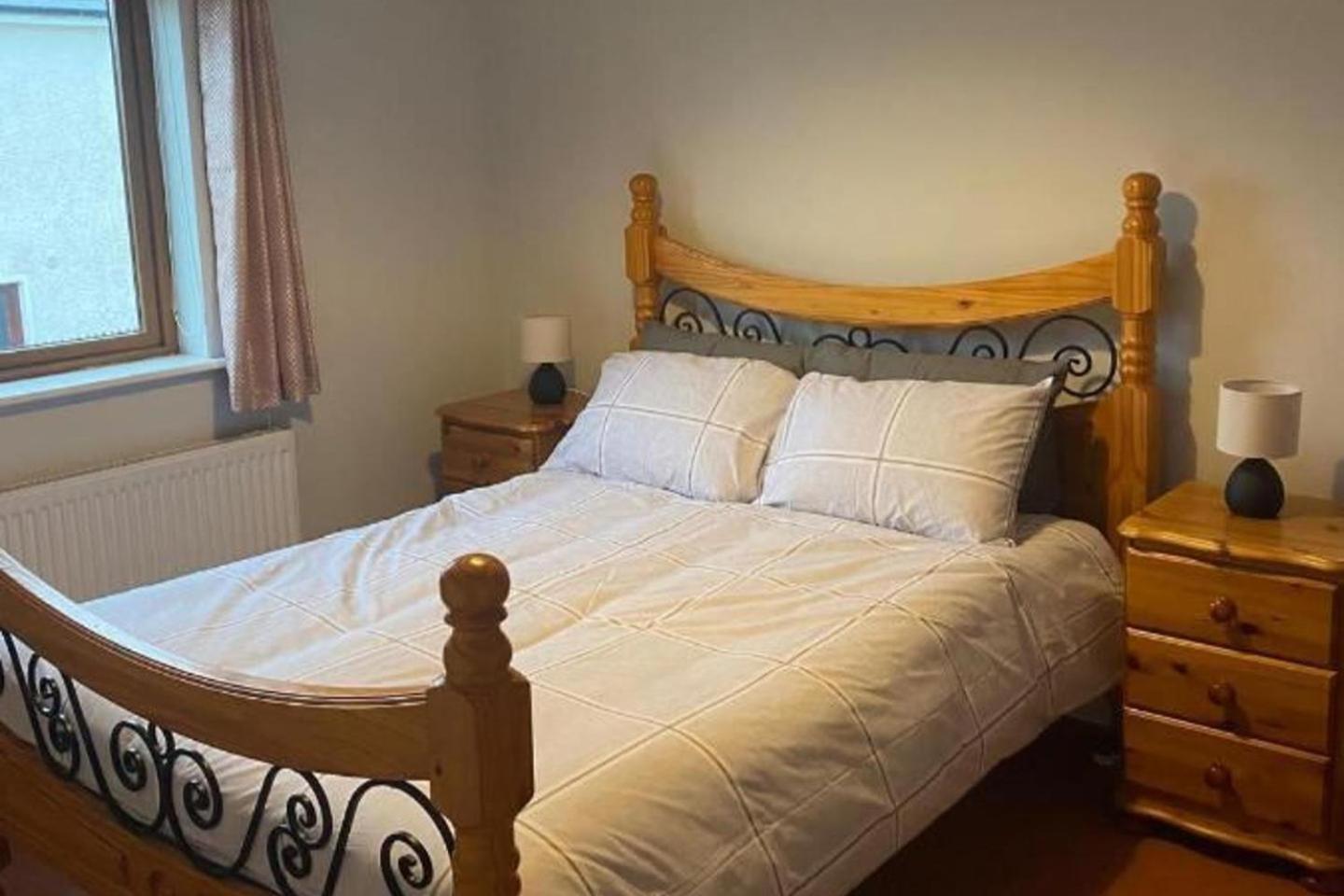 3 Bed-sleeps 5-garden-parking-pets Holiday home