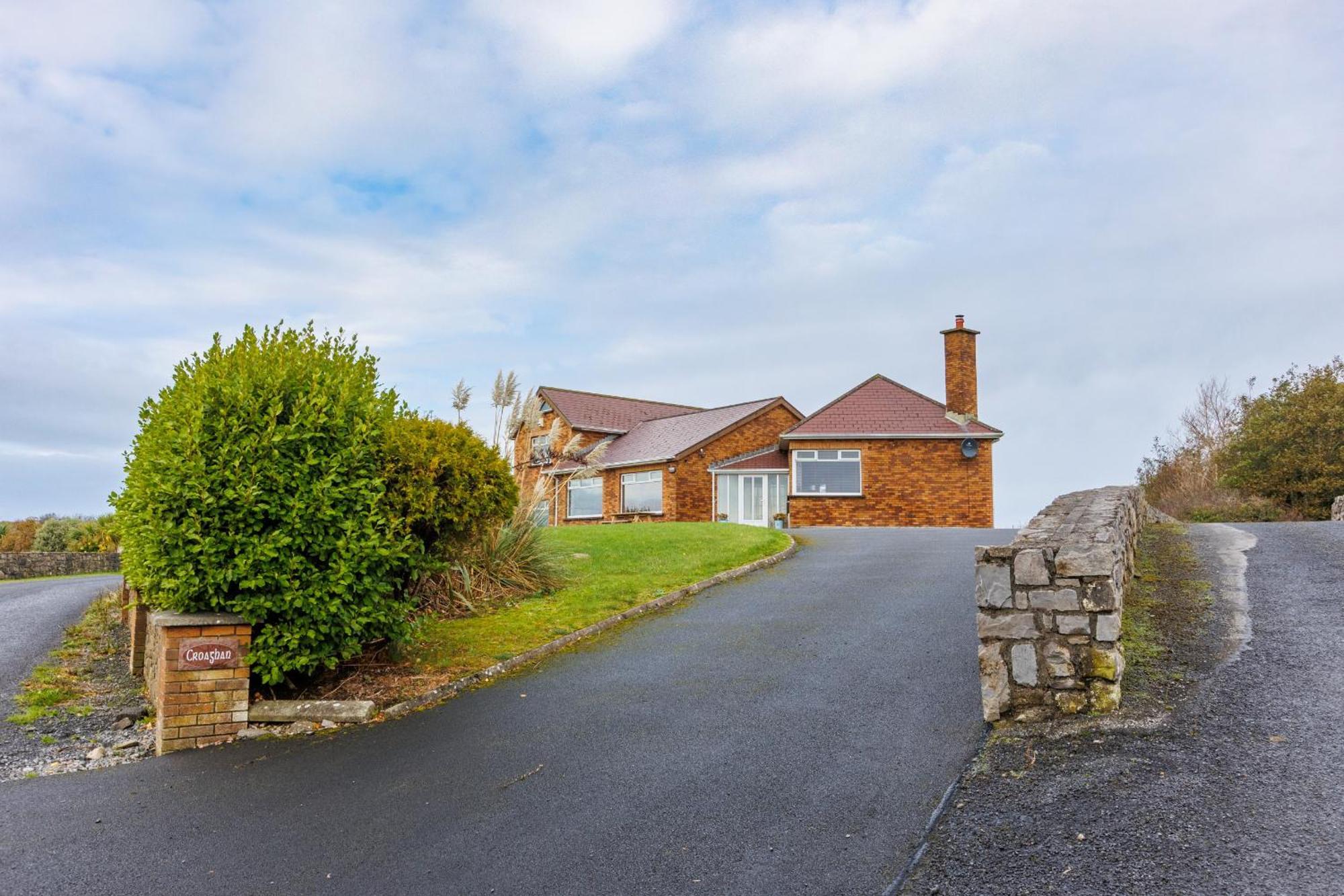 Holiday home Red Brick House Rosses Point *