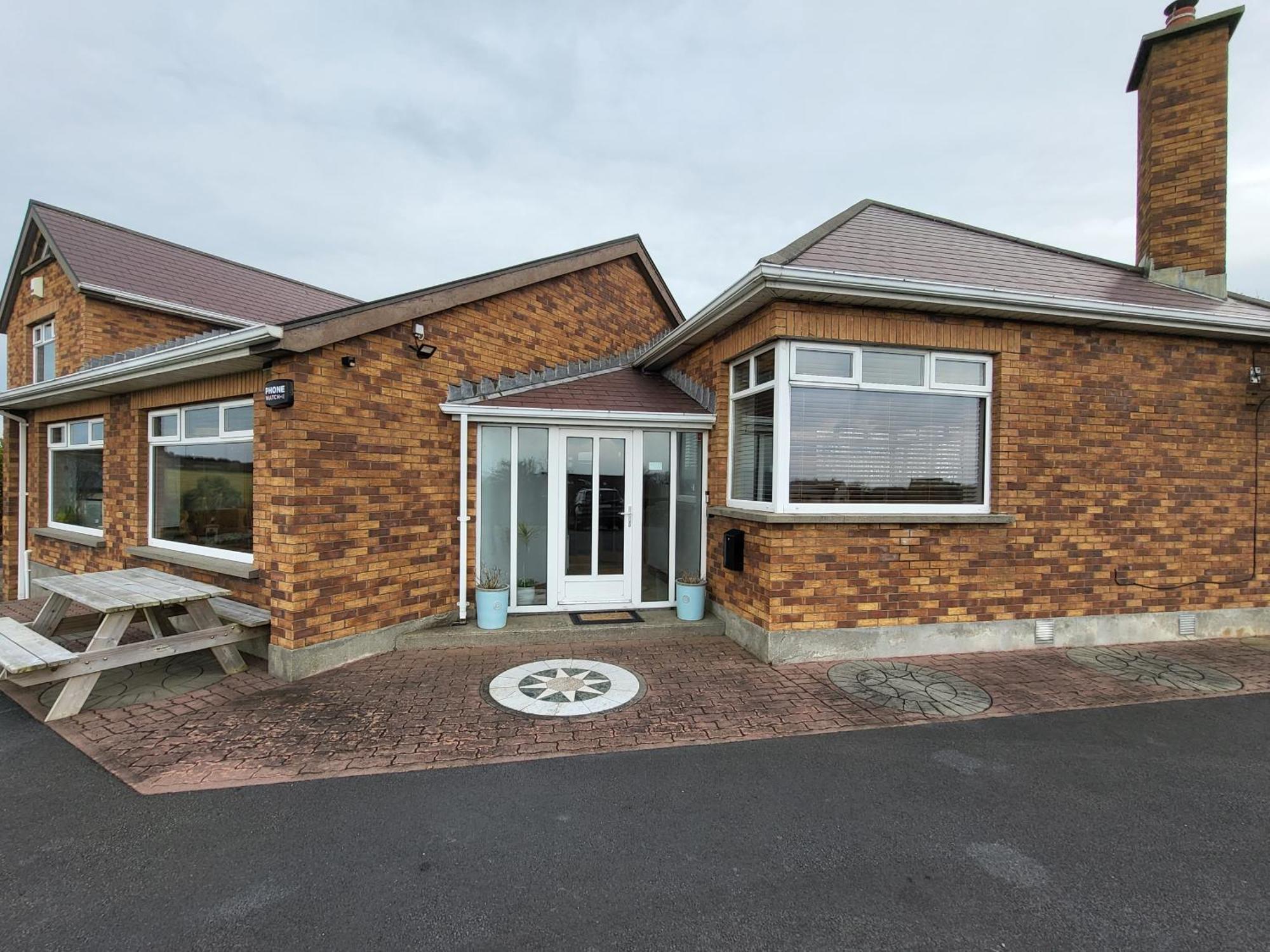 Holiday home Red Brick House Rosses Point
