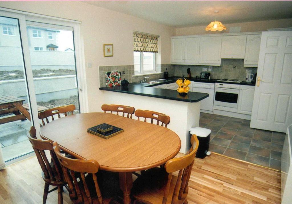 Castlecove Holiday Homes *
