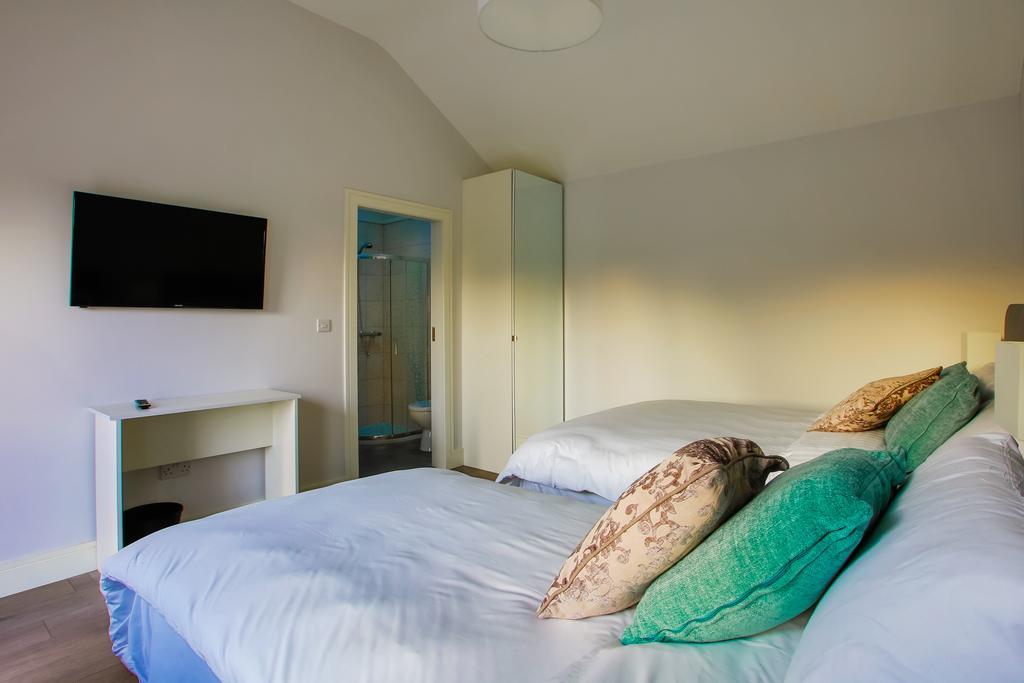 The Red & Stables 3* Sligo