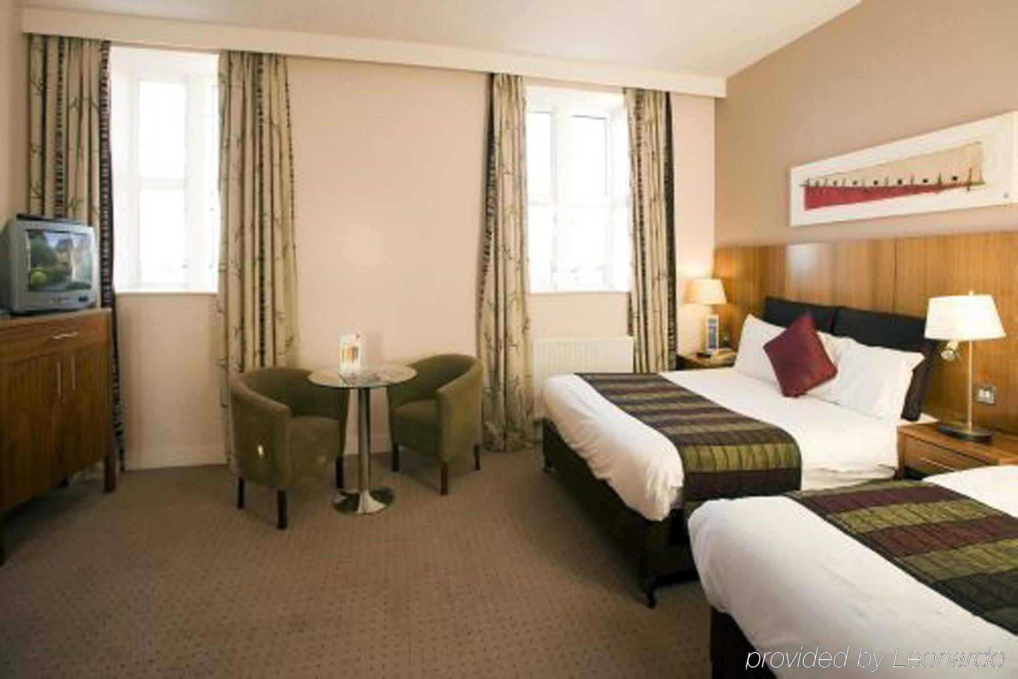 Clayton & Leisure Club Hotel 4*