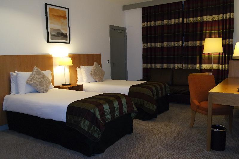 Clayton & Leisure Club 4*