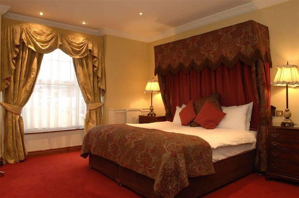 Southern & Leisure Centre Hotel 4*