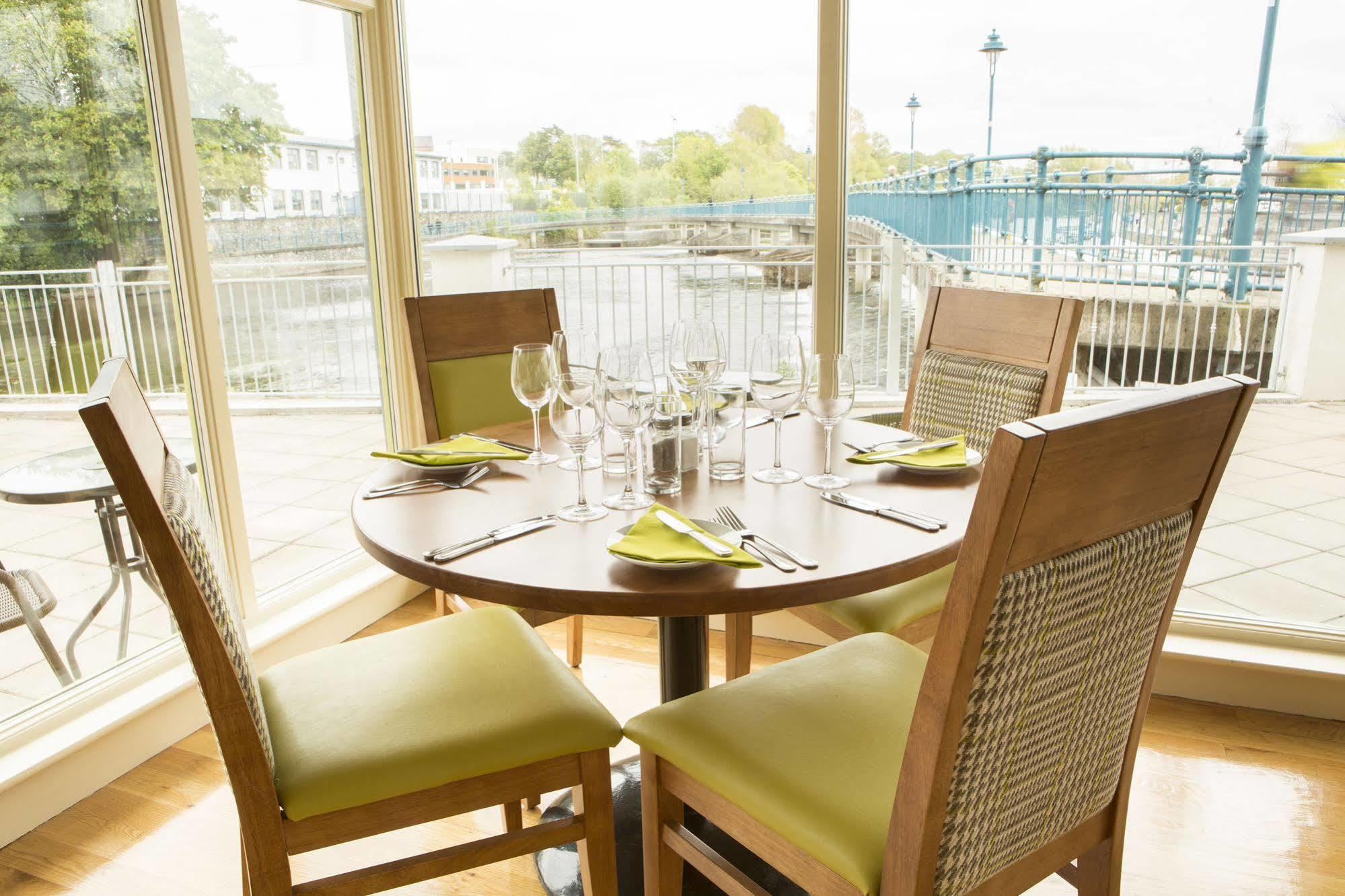 Riverside 3*