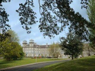 Clayton & Leisure Club 4*