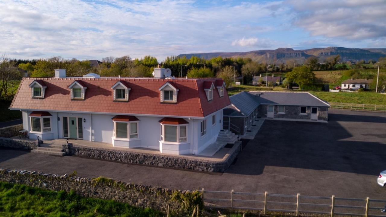 The Red & Stables Guest house 3*